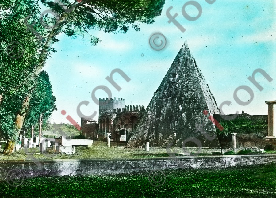 Pyramide des Cestius | Pyramid of Cestius - Foto foticon-simon-035-016.jpg | foticon.de - Bilddatenbank für Motive aus Geschichte und Kultur